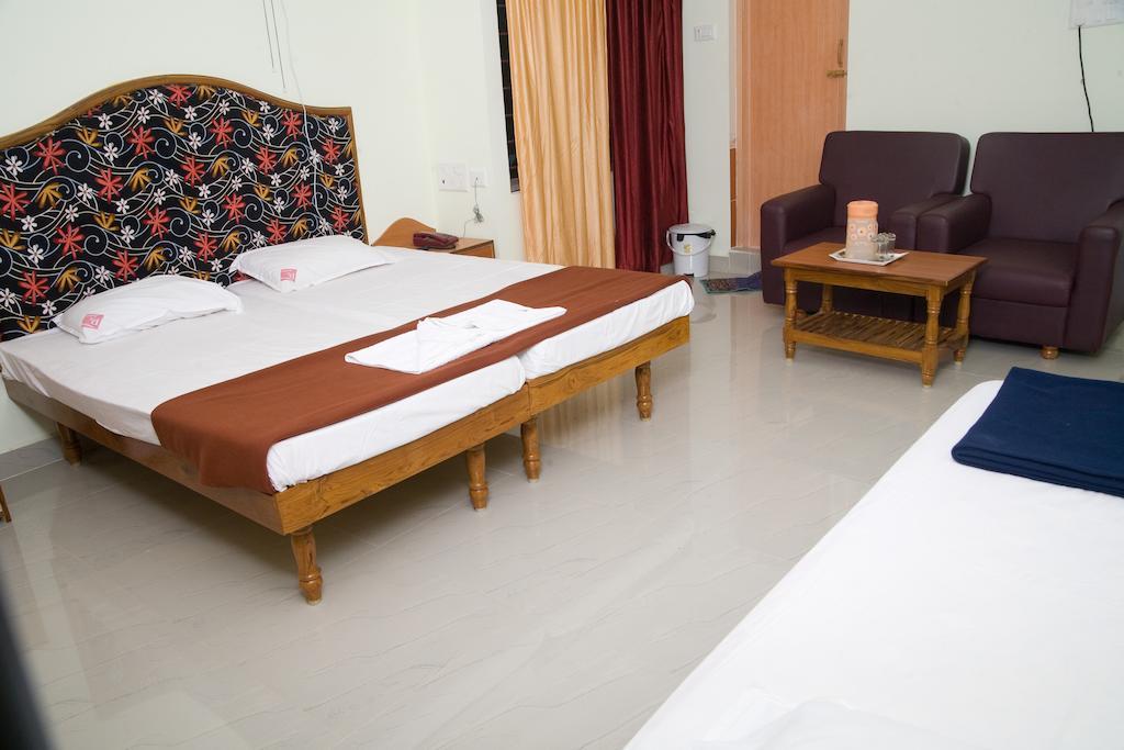 טירופאטי Vihas Inn מראה חיצוני תמונה
